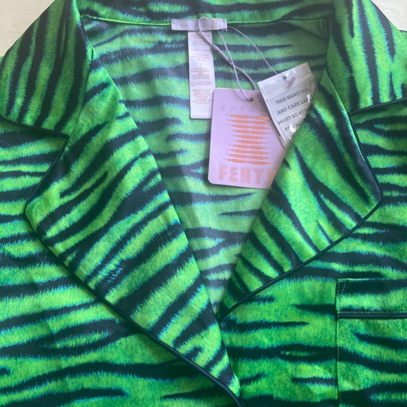 Savage x Fenty Rhianna Animal Print Green Zebra Silky Pajama Blazer Top 2X - Picture 7 of 14